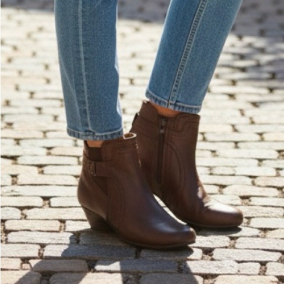 Cobble Hill Shoes - Cobb Hill Brown Leather Ankle Boots